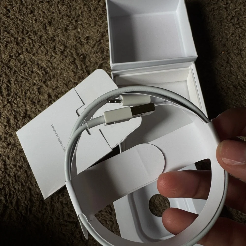 Apple AirPods Wireless Earbuds - White